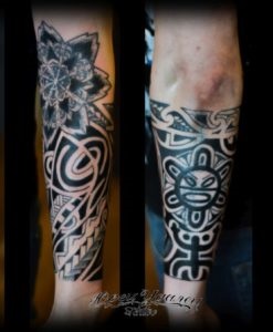 Se acoperă în sus (suprapunerea de tatuaje vechi și cicatrici), inima Yurets de stejar (tatuaj) Se acoperă în sus (suprapunerea de tatuaje vechi și cicatrici), inima Yurets de stejar