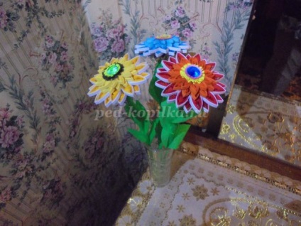 flori gerbera in tehnica quilling (flori) Flori Gerbera în tehnici Quilling