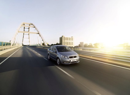 Daewoo Nexia părăsește pe piață și nu mai este produs cedând Aveo (Ravon daewoo Nexia Aveo) Daewoo Nexia părăsește pe piață și nu mai este produs cedând Aveo