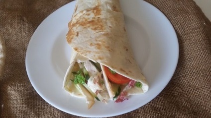 Doner Kebab de pui, modul de a face la domiciliu (do) Doner Kebab de pui, modul de a face la domiciliu