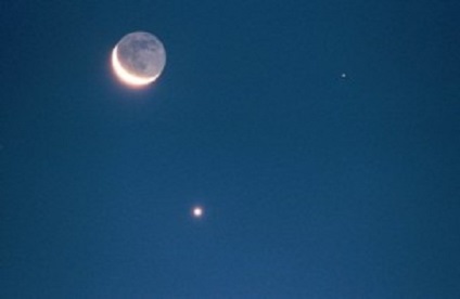 Două luni pe cer 27 august 2015 (luna) Două luni pe cer 27 august 2015