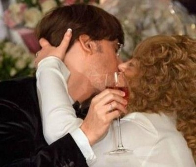 Galkin a lansat fotografii de nunta, serviciu de știri Ref (News) Galkin a lansat fotografii de nunta, serviciu de știri spr