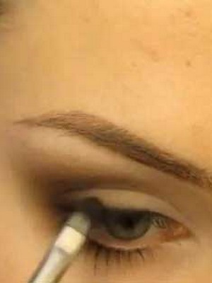 Cum să picteze umbre și linie ochi lichid modul de a alege și de a folosi (lichid) Cum să picteze umbrele ochi si contur lichid modul de a alege și de utilizare