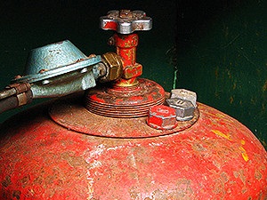 Cum se taie cilindrul de gaz polizor, video (gaz) Cum se taie rasnita butelie de gaz, video