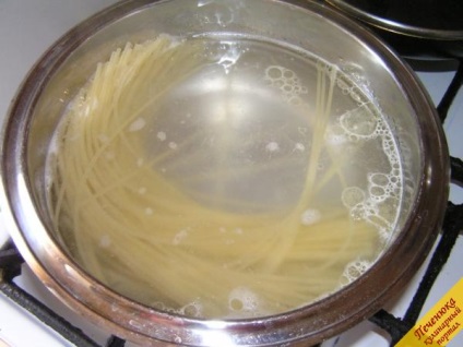 Cum de a găti spaghete, nu se lipesc (pas cu pas reteta cu fotografii) (reteta) Cum de a găti spaghete, nu se lipesc (pas cu pas reteta cu fotografii)