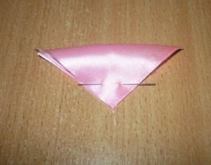 petale Kanzashi de panglici de satin (foto) (benzi) petale Kanzashi de panglici de satin (foto)