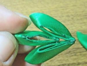 petale Kanzashi de panglici de satin (foto) (puneți bandă segmentul) petale Kanzashi de panglici de satin (foto)