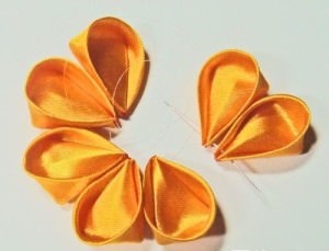 petale Kanzashi de panglici de satin (foto) (kanzashi) petale Kanzashi de panglici de satin (foto)