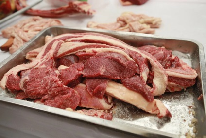 Kazi cum fac cele mai renumite delicatețe kazahă (o delicatesă) Kazi cum fac cele mai renumite delicatese din Kazahstan
