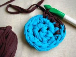 Pad din vechi T-shirt (tricouri) Rug de vechi tricouri