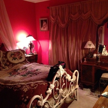 Culoarea roșie în interior 15 fotografie (fotografii) Culoarea roșie în interior 15 fotografie