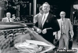 Cultul personalității căii lui Putin de la Toptun dictatorului (Crimeea astăzi) Cultul personalității căii lui Putin de la dictator la Toptun