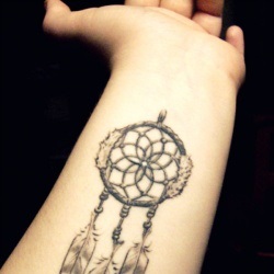 Dreamcatcher tatuaj (Dreamcatcher valoare tatuaj) Dreamcatcher tatuaj