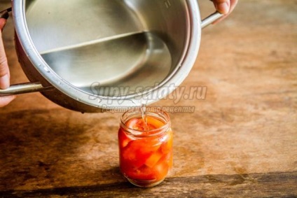 roșii murate cu usturoi (usturoi murat, tomate) roșii marinat cu usturoi