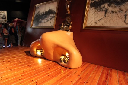 Lumea lui Salvador Dali (dat) Lumea lui Salvador Dali