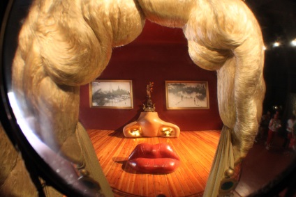 Lumea lui Salvador Dali (dat) Lumea lui Salvador Dali