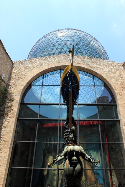 Lumea lui Salvador Dali (Salvador) Lumea lui Salvador Dali