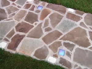 pavarea flagstone pe baza de beton (bază de beton) pavaje de calcar pe o bază de beton
