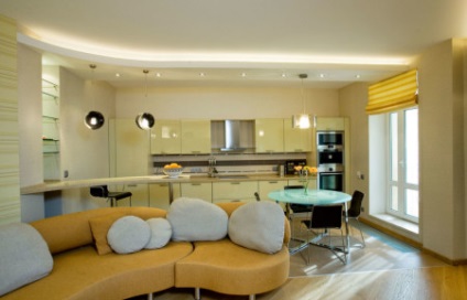 Окачен таван в хола с кухня, дизайнерски нюанси