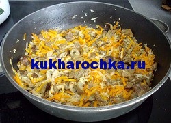 tocană de legume cu pui și ciuperci murate, un restaurant acasă (tocană de legume) tocană de legume cu pui și ciuperci murate, un restaurant la domiciliu