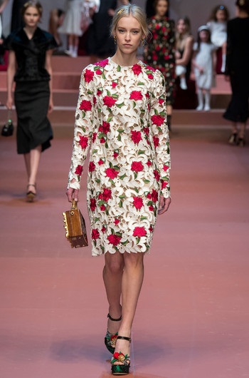 Rochii dolce - gabbana toamna-iarna 2015-16 fotografie (rochii) Rochii dolce - gabbana toamna-iarna 2015-16 Foto