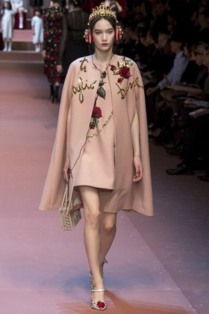 Rochii dolce - gabbana toamna-iarna 2015-16 fotografie (rochii) Rochii dolce - gabbana toamna-iarna 2015-16 Foto