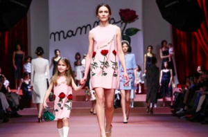 Rochii dolce - gabbana toamna-iarna 2015-16 fotografie (gabbana) Rochii dolce - gabbana toamna-iarna 2015-16 Foto