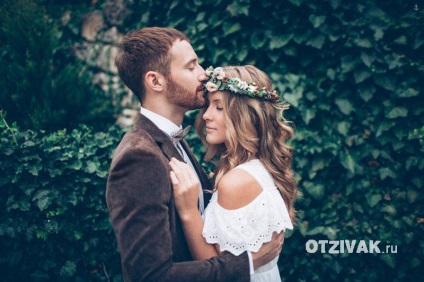 Pose pentru o sedinta foto de pe stradă (sedinta foto) Pose pentru o sedinta foto de pe stradă