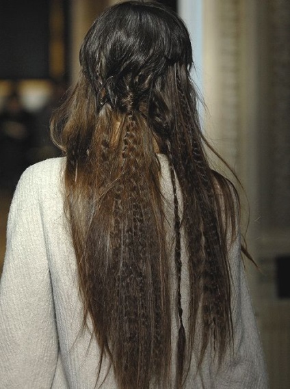Hairstyle plisat 24 fotografii în păr mediu și lung (unda) Hairstyle plisat 24 fotografii în păr mediu și lung