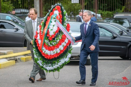 Spune la revedere de la fiul ei Yarmoshyna a venit prima persoană din țară (fiul) Spune la revedere de la fiul ei Yarmoshyna a venit prima persoană din țară