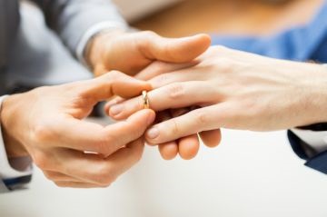 Fie pentru a permite căsătoria gay în România (unisex) Fie pentru a permite căsătoria gay în România
