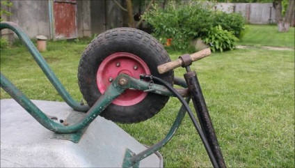 roți de reparare grădină tumuli sau înlocuiți camera în care se face (autoturisme) Reparare roata targa de grădină sau înlocuiți camera, cum se face