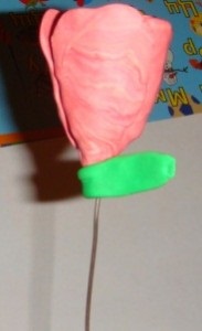 Rose din lut - un cadou de la mama copilului (do crescut plastilină) Rose din lut - un cadou de la mama copilului