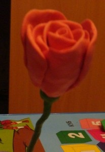 Rose din lut - un cadou de la mama copilului (Rose) Rose din lut - un cadou de la mama copilului