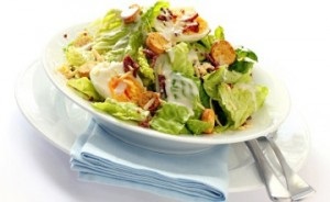 Salata „Caesar“ cu pui, reteta clasica ce ingrediente sunt necesare și cele care pot fi în siguranță (salata Caesar cu ingrediente de pui) Salata „Caesar“ cu pui, reteta clasica care sunt ingredientele necesare și cele care pot fi în condiții de siguranță