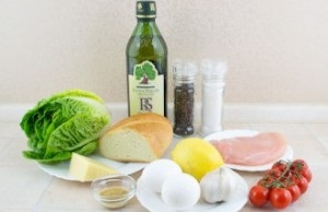 Salata „Caesar“ cu pui, reteta clasica care sunt ingredientele necesare și cele care pot fi în condiții de siguranță (de gătit salata de pui Caesar) Salata „Caesar“ cu pui, reteta clasica care sunt ingredientele necesare și cele care pot fi în condiții de siguranță