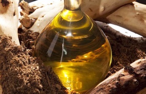 ulei Sandalwood pentru aplicarea părului, eficacitatea răspunsurilor (lemn de santal) ulei de santal pentru aplicarea păr, eficacitatea răspunsurilor