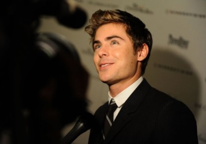 Secretul Coafurile Zaka Efrona (Zac Efron) Coafuri secrete Zaka Efrona