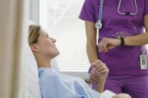 Rata bătăilor inimii de bătăi pe minut la femeile de varsta (accident vascular cerebral) Rata bătăilor inimii de bătăi pe minut la femeile cu vârsta de peste