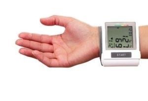 Rata bătăilor inimii de bătăi pe minut la femeile cu vârsta de peste (normale) Rata bătăilor inimii de bătăi pe minut la femeile cu vârsta de peste