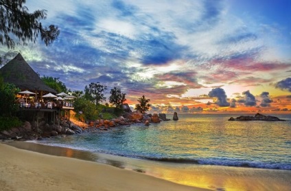 Sezon pentru o vacanță în climatul Seychelles și de vreme de o lună de pe insula (Sezonul 2017) (vremea în Seychelles pe lună) Sezon pentru o vacanță în climatul Seychelles și de vreme de o lună pe insulă (2017 sezon)