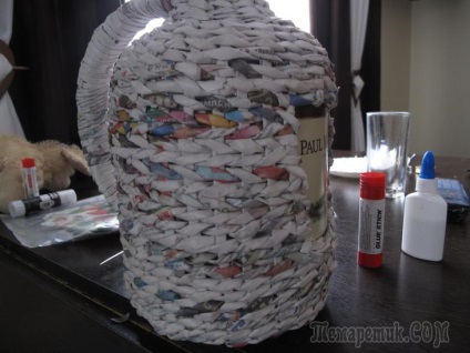 Capodopere din sticla Conținut ziar (ziar) Capodopere din sticla de întreținere ziar