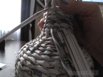 Capodopere din sticle de întreținere ziar (decorare) Capodopere din sticla de întreținere ziar