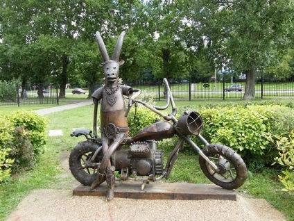 Sculpture din metal (foto), mâinile (sculptura) Sculpture din metal (foto), cu propriile lor mâini