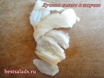 Ne uităm la fotografiile și se taie usturoiul este cel mai bun salate și aperitive (tăiate) Ne uităm la fotografiile și se taie usturoiul este cel mai bun salate și aperitive