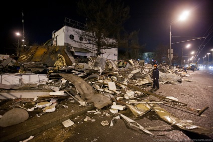 Demolarea de pavilioane comerciale din Moscova Foto News (pavilioane) Demolarea de pavilioane comerciale din Moscova Foto Știri