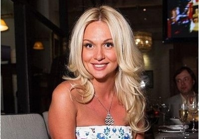 Supericheskie Victoria Lopyreva coafuri pe colecție de fotografii păr lung (Lopyreva) Supericheskie Victoria Lopyreva coafuri pe colecție foto păr lung