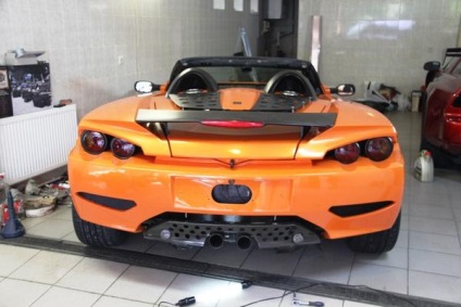 Supercar cu mâinile lor () Supercar cu mâinile lor