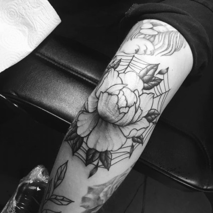Tatuajele de pe coate 29 fotografie (centrul în jurul cotului) Tatuajele de pe coate 29 fotografie