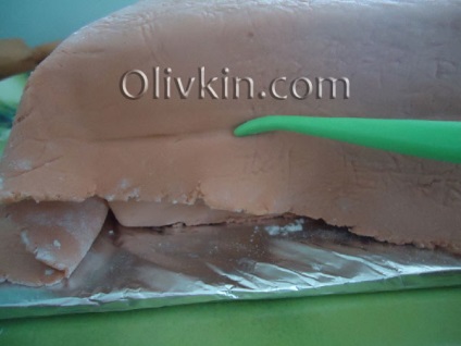 Tort sac de bani de mastic (valiza) Tort sac de bani de mastic